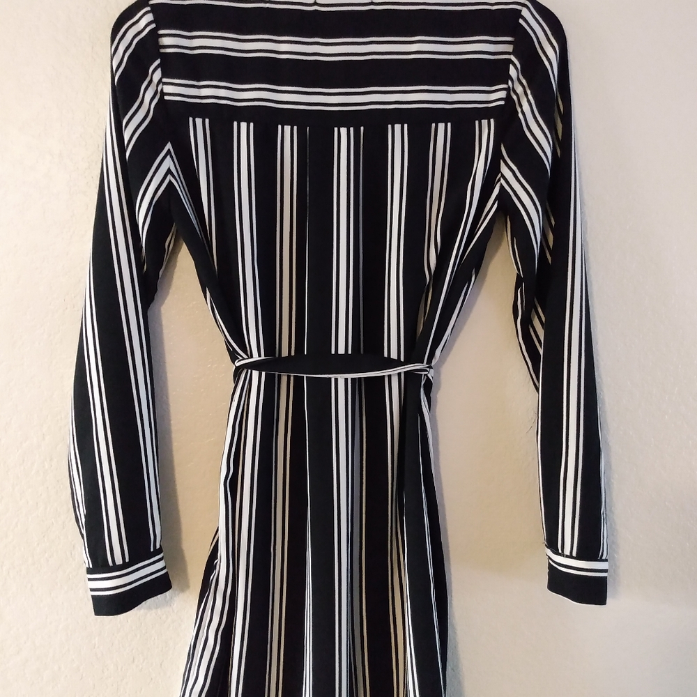 Dress - Picture 3 of 5